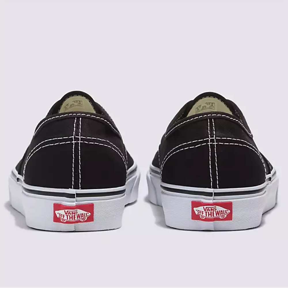 Vans Men’s Authentic Black
VN000EE3BLK
Sneakers - Picture 2 of 16